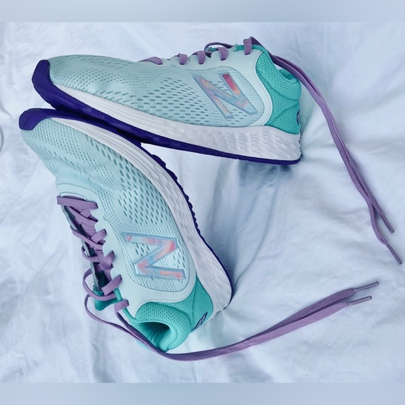 GUC Cute NewBalance Sz-7Y=Women-8.5 Tried On, Washed But Didn’t Wear, 8/10rated - Picture 2 of 16